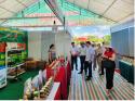 Đồng chí Hoàng Viết Chọn - Phó Giám đốc Sở Nông nghiệp và PTNT cùng lãnh đạo UBND huyện Thiệu Hoá kiểm tra tại Phiên chợ giới th